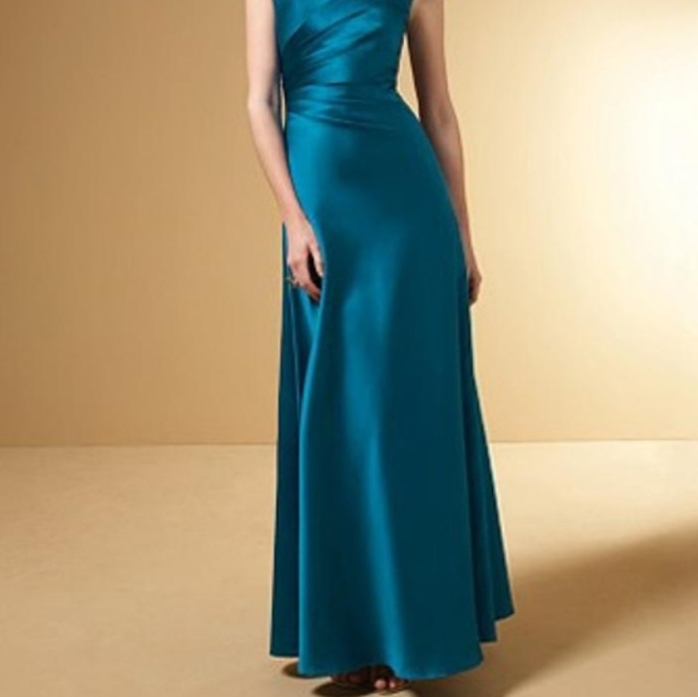 Elegant prom / bridesmaid teal gown